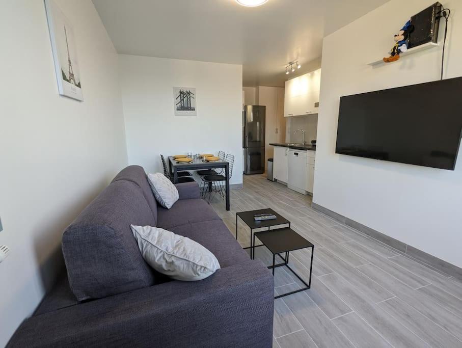 Appart Tout Confort Tres Proche Rer A Torcy  Exterior foto