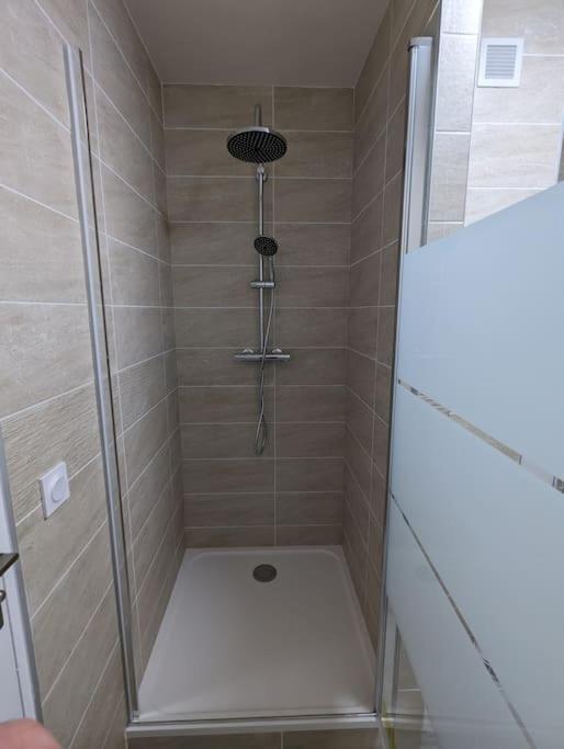Appart Tout Confort Tres Proche Rer A Torcy  Exterior foto